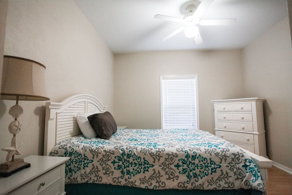 Photo of Bedroom in Suwannee