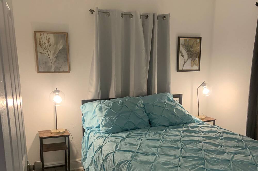 Photo of Bedroom in Gladeview