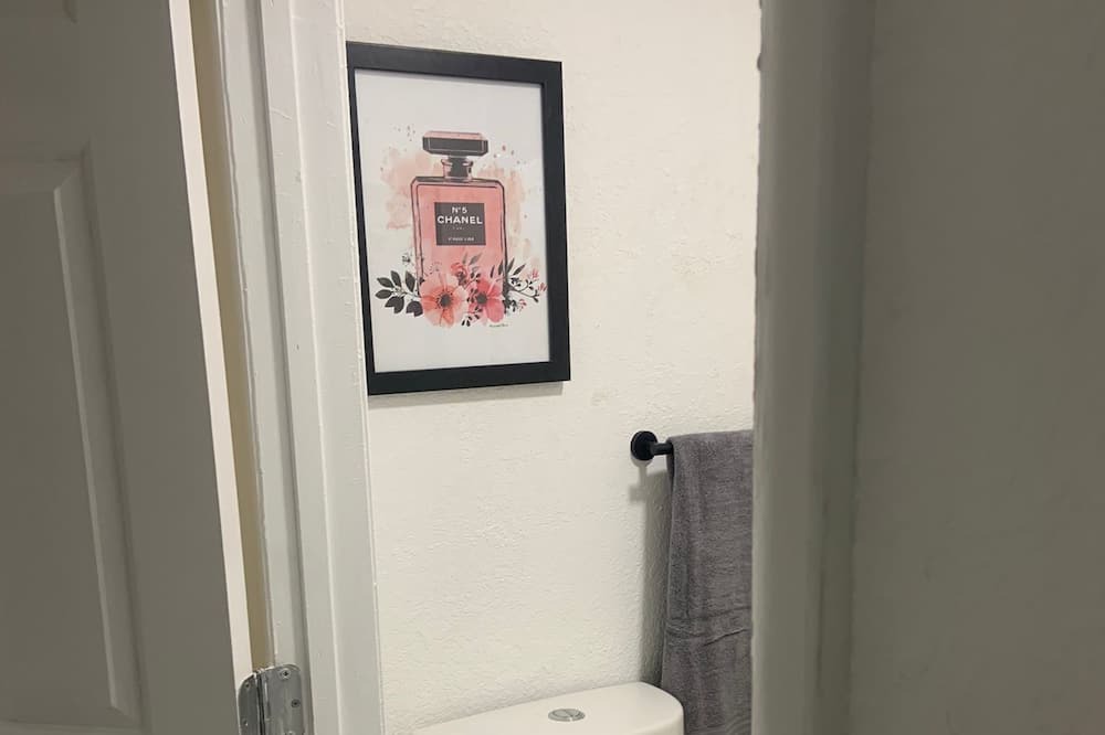Photo of Bathroom in Gladeview