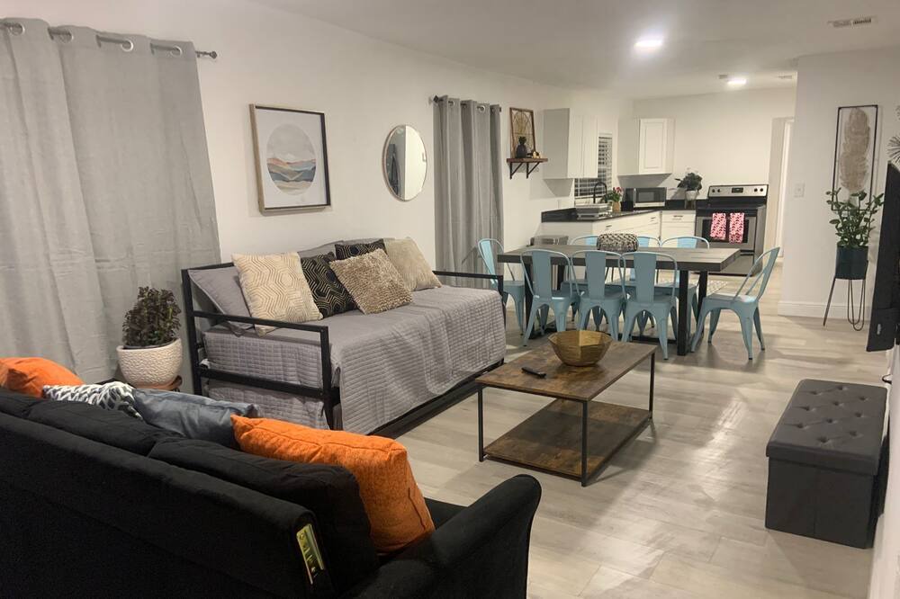 Photo of Livingroom in Gladeview