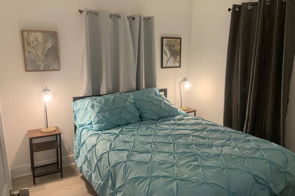 Photo of Bedroom in Gladeview