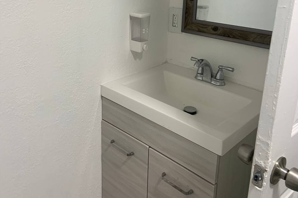 Photo of Bathroom in Gladeview