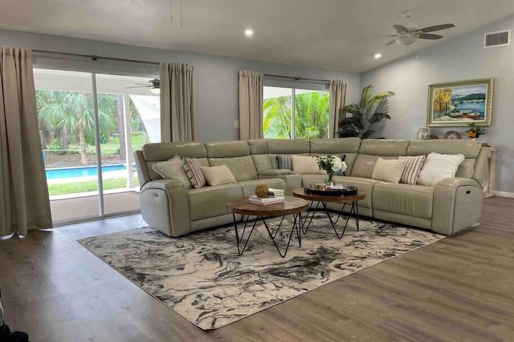 Photo of Bedroom in Palm Beach Country Estates