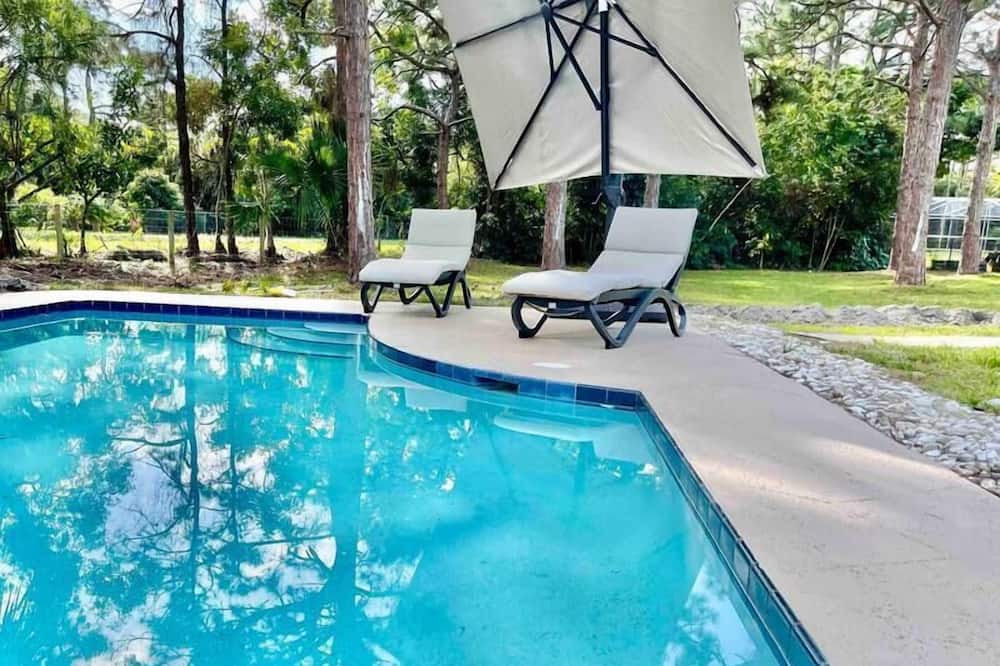 Photo of Outdoor in Palm Beach Country Estates