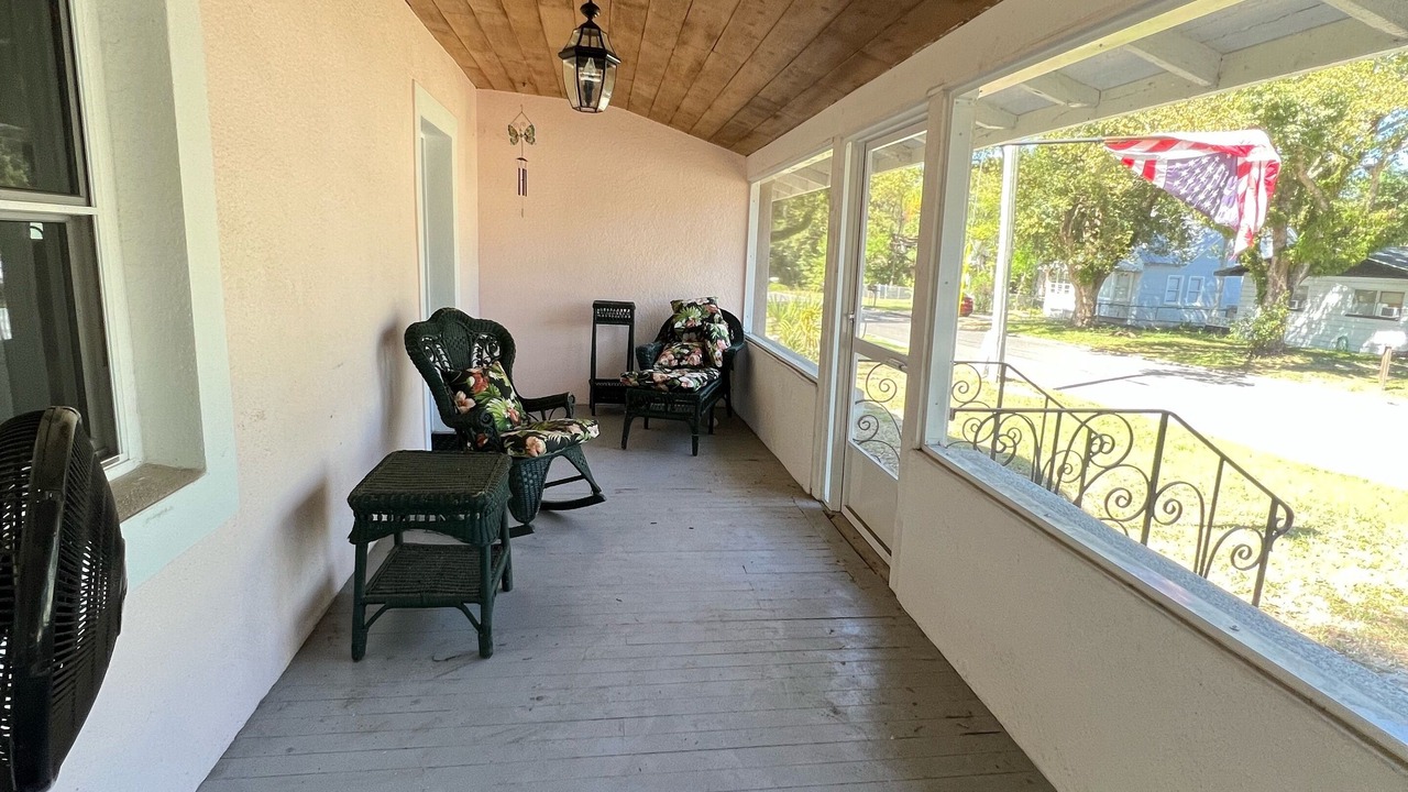 Photo of Patio Balcony in Downtown Zephyrhills