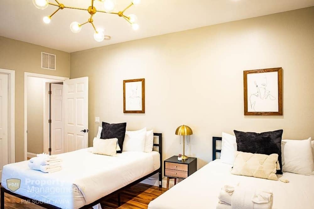 Photo of Bedroom in North Hyde Park