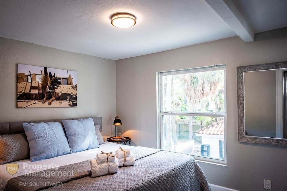 Photo of Bedroom in North Hyde Park
