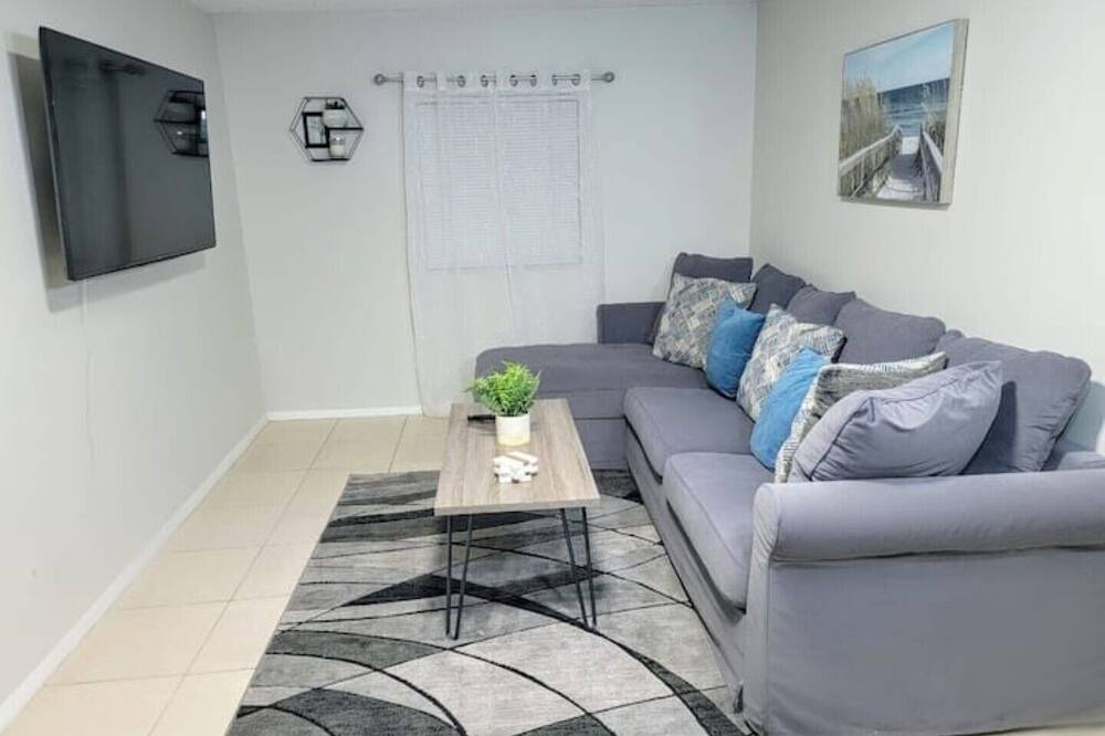 Photo of Livingroom in Fairvilla