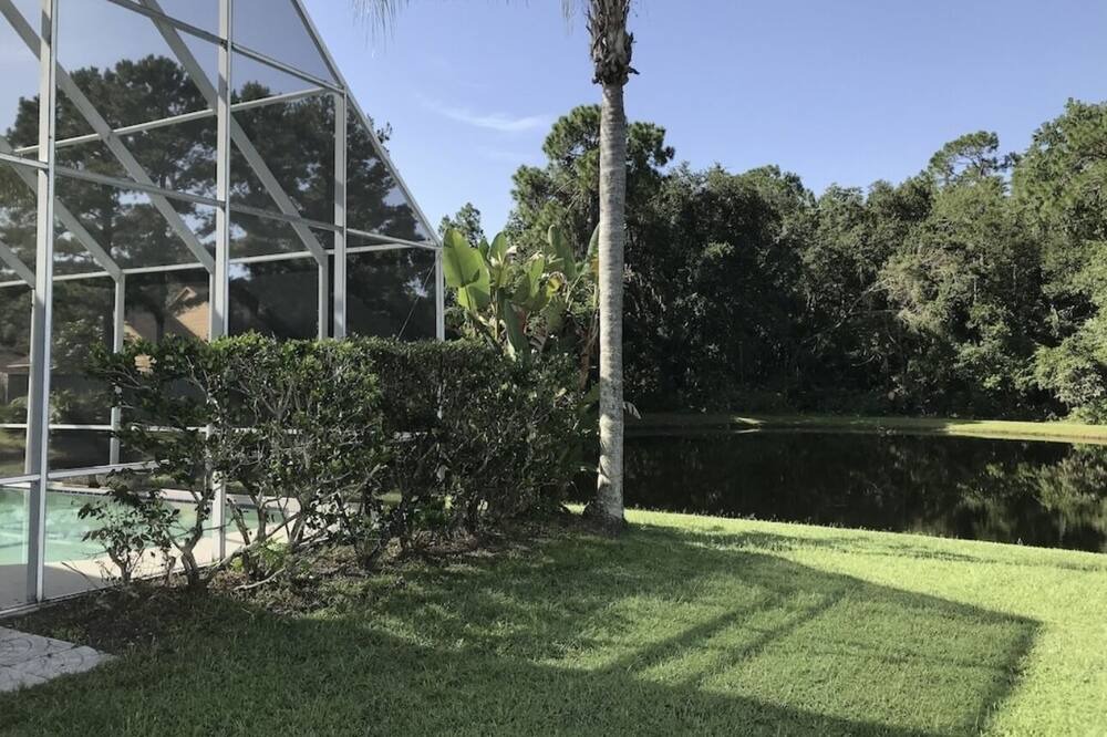 Photo of Outdoor in Coventry Village