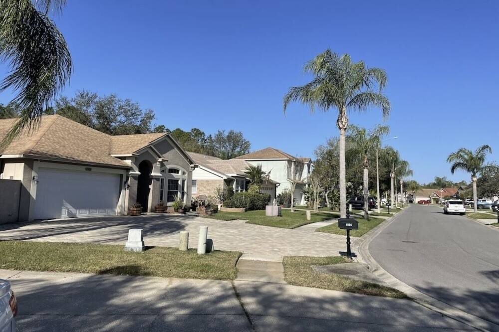 Photo of Outdoor in Coventry Village