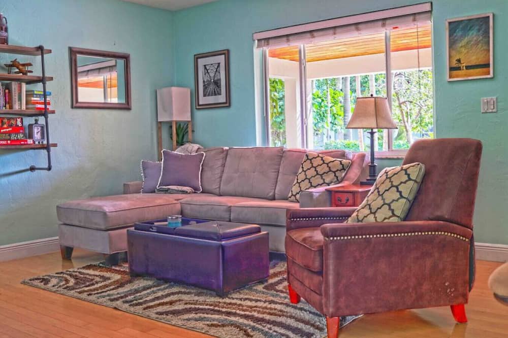 Photo of Bedroom in Poinsettia Heights