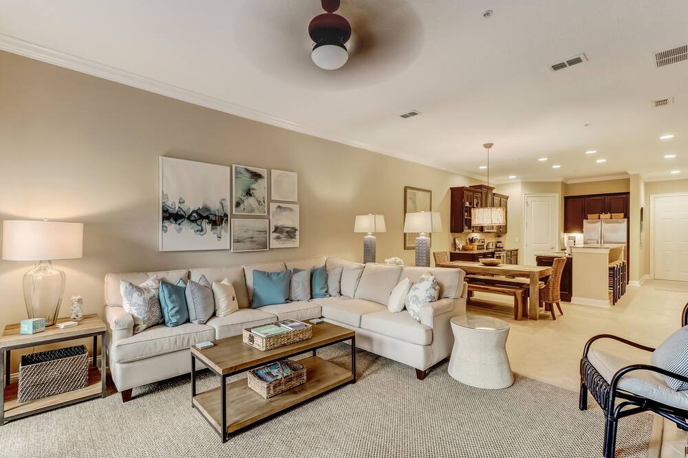 Photo of Livingroom in Amelia City