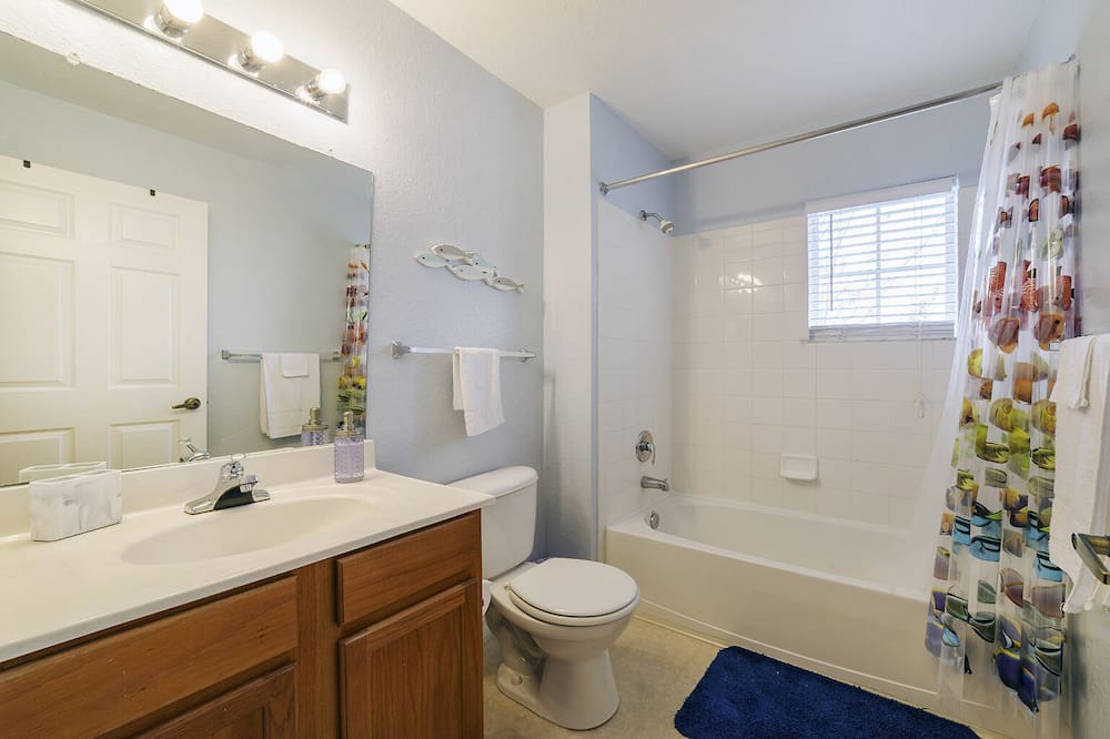 Photo of Bathroom in Venetian Bay Villages