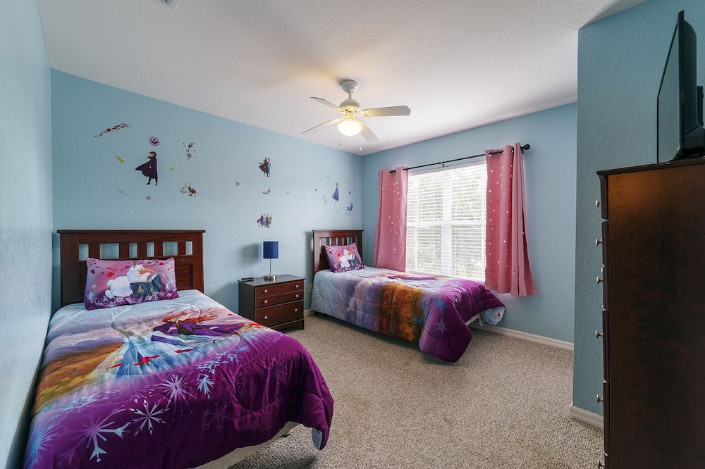 Photo of Bedroom in Venetian Bay Villages