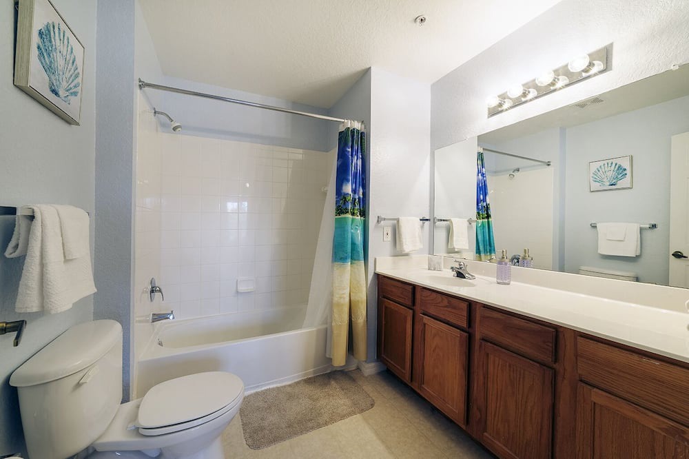 Photo of Bathroom in Venetian Bay Villages