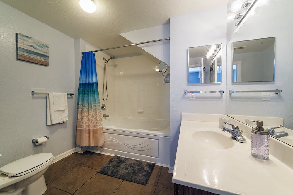 Photo of Bathroom in Venetian Bay Villages