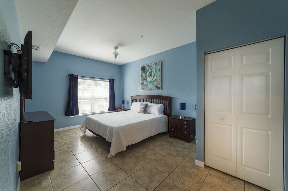 Photo of Bedroom in Venetian Bay Villages