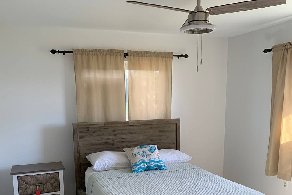 Photo of Bedroom in Oakland Hills