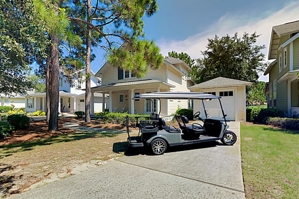 Photo of Others in Laurel Grove