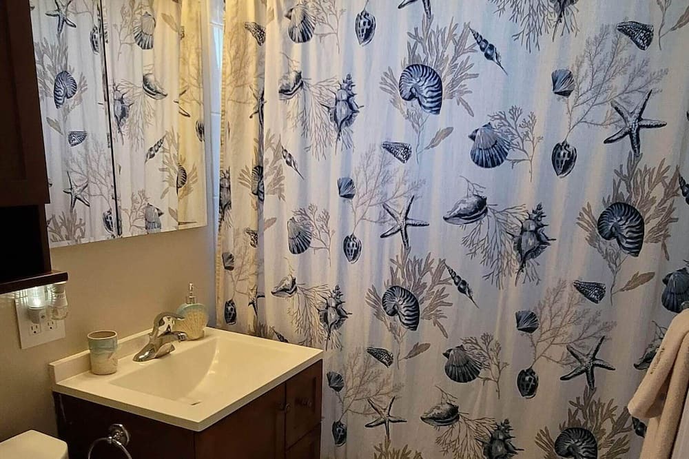 Photo of Bathroom in Lighthouse Point
