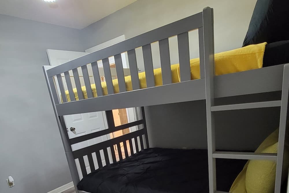 Photo of Bedroom in Groveland