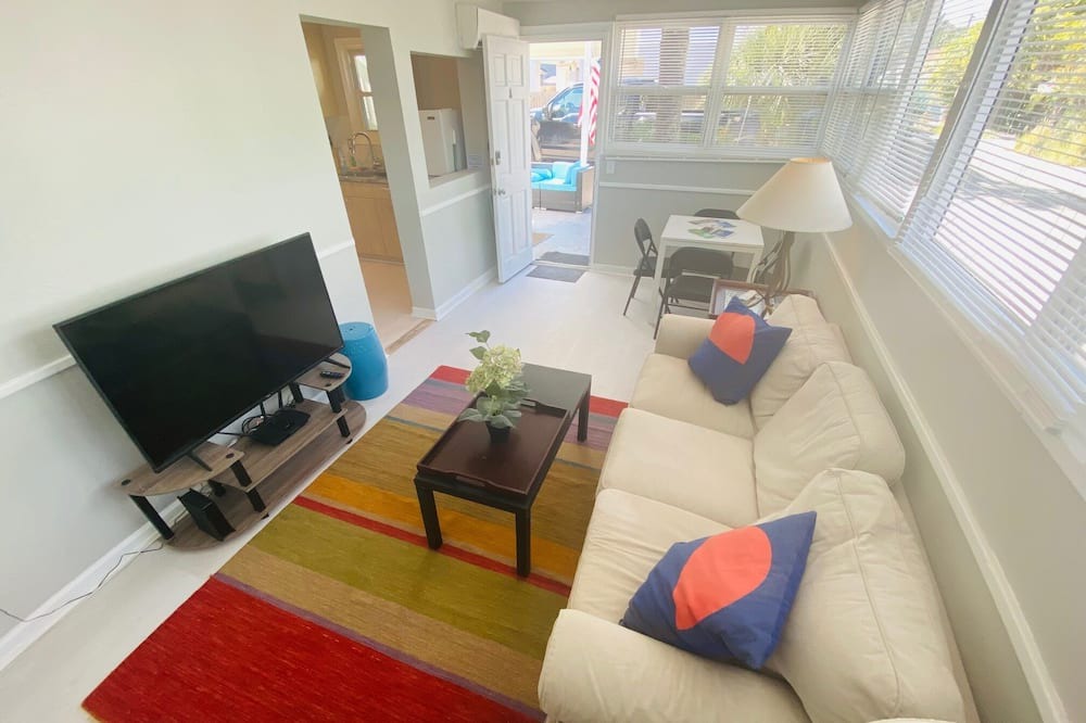 Photo of Livingroom in Sunset Beach