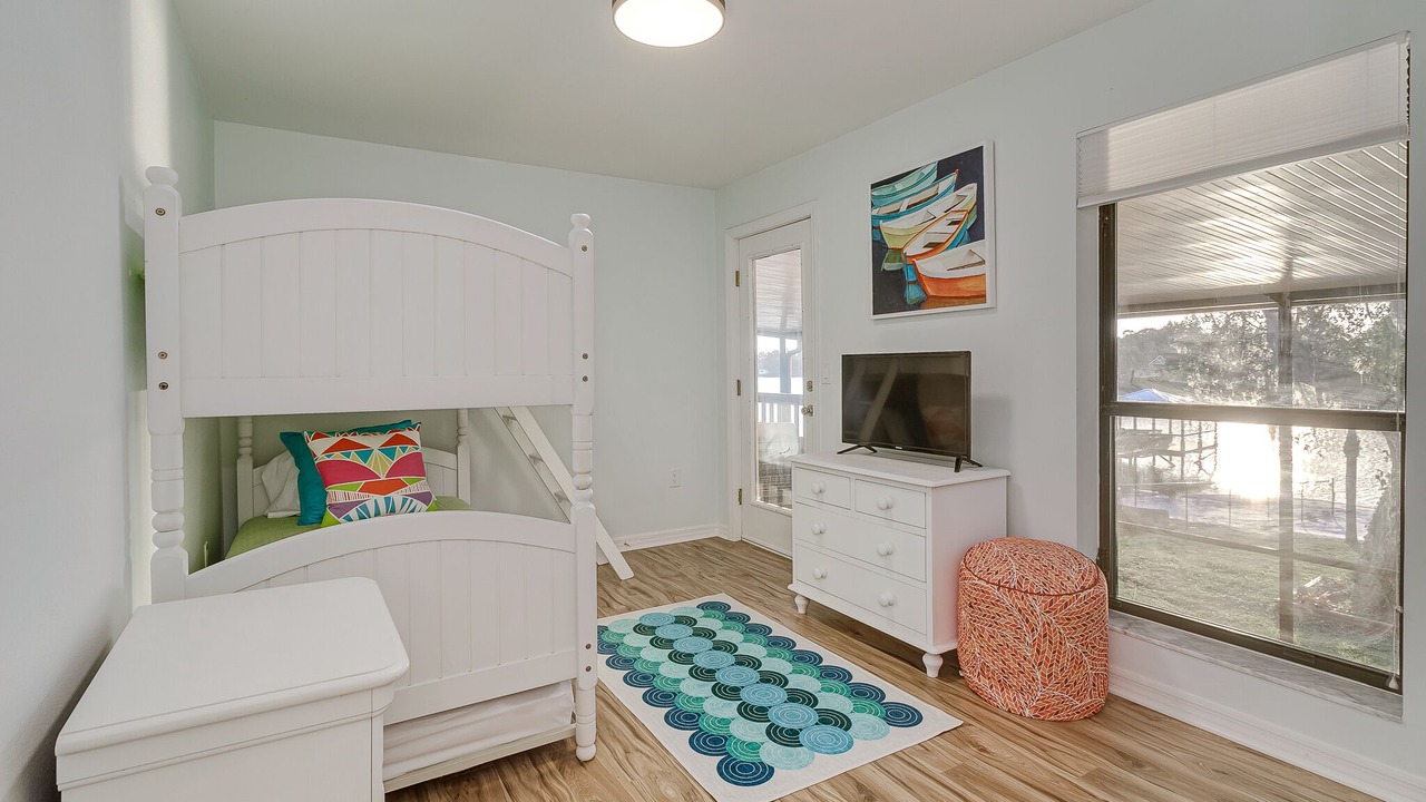 Photo of Livingroom in Crooked Lake