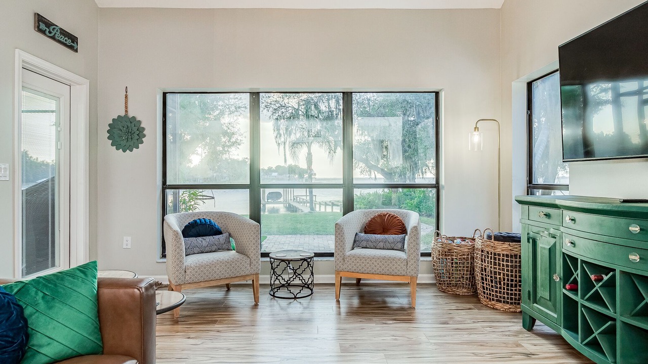 Photo of Livingroom in Crooked Lake