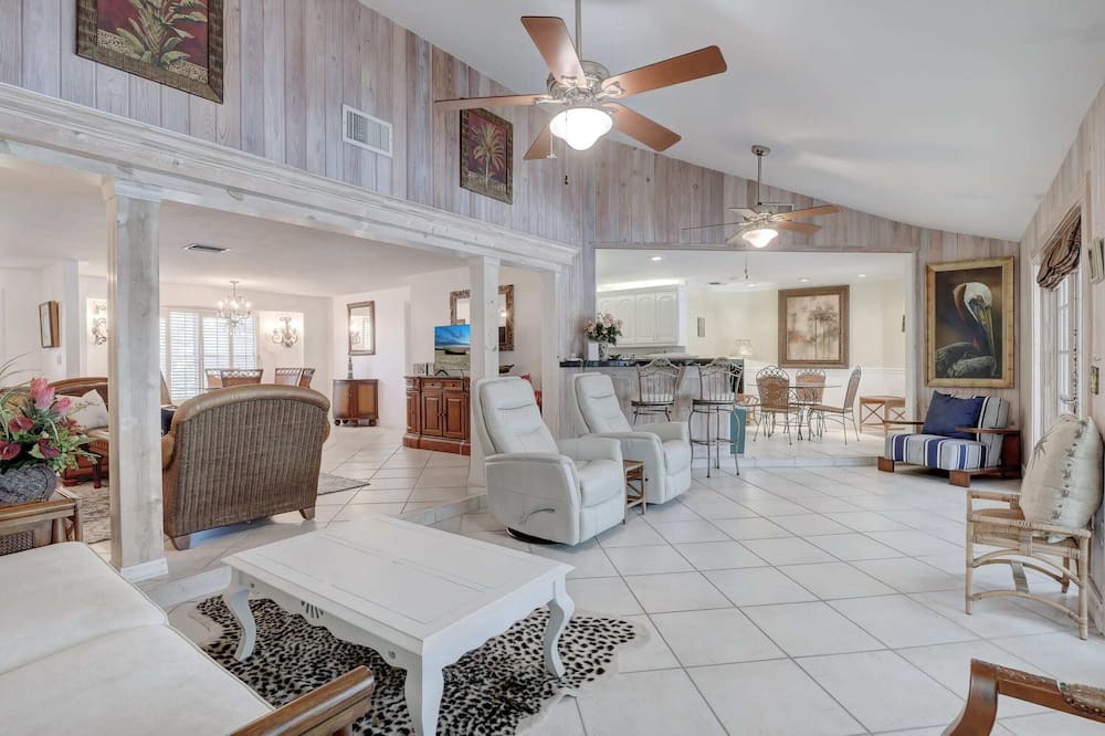 Photo of Bedroom in Kings Lake