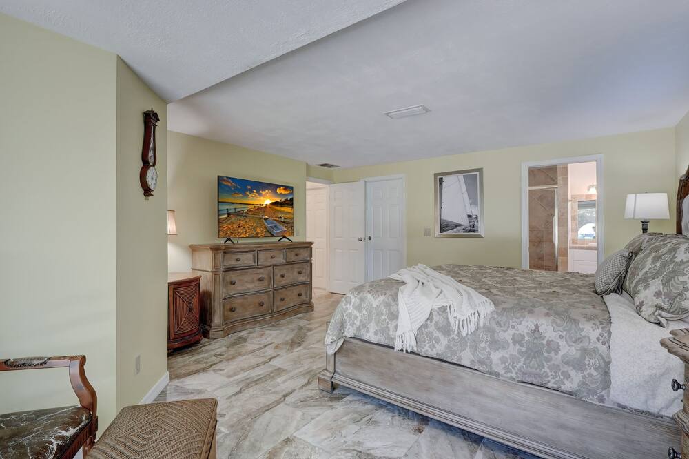 Photo of Bathroom in Kings Lake
