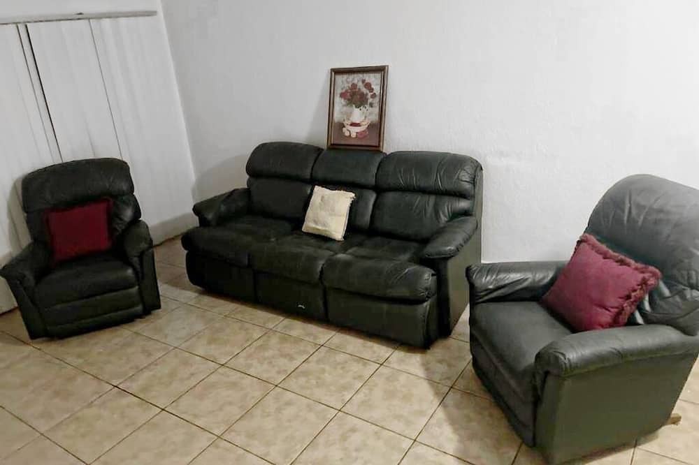 Photo of Livingroom in Coral Springs