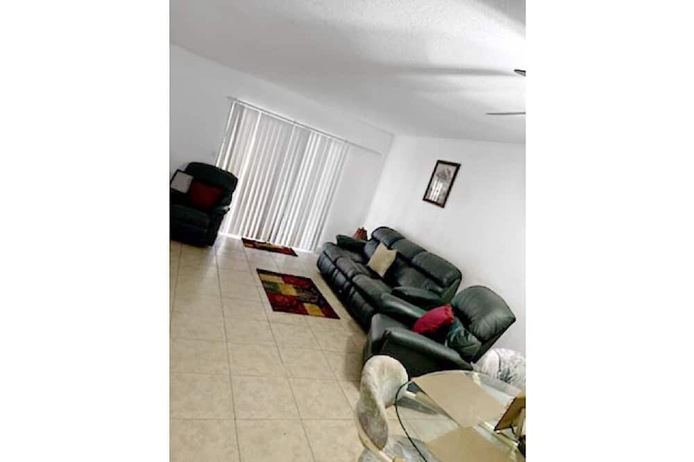 Photo of Livingroom in Coral Springs
