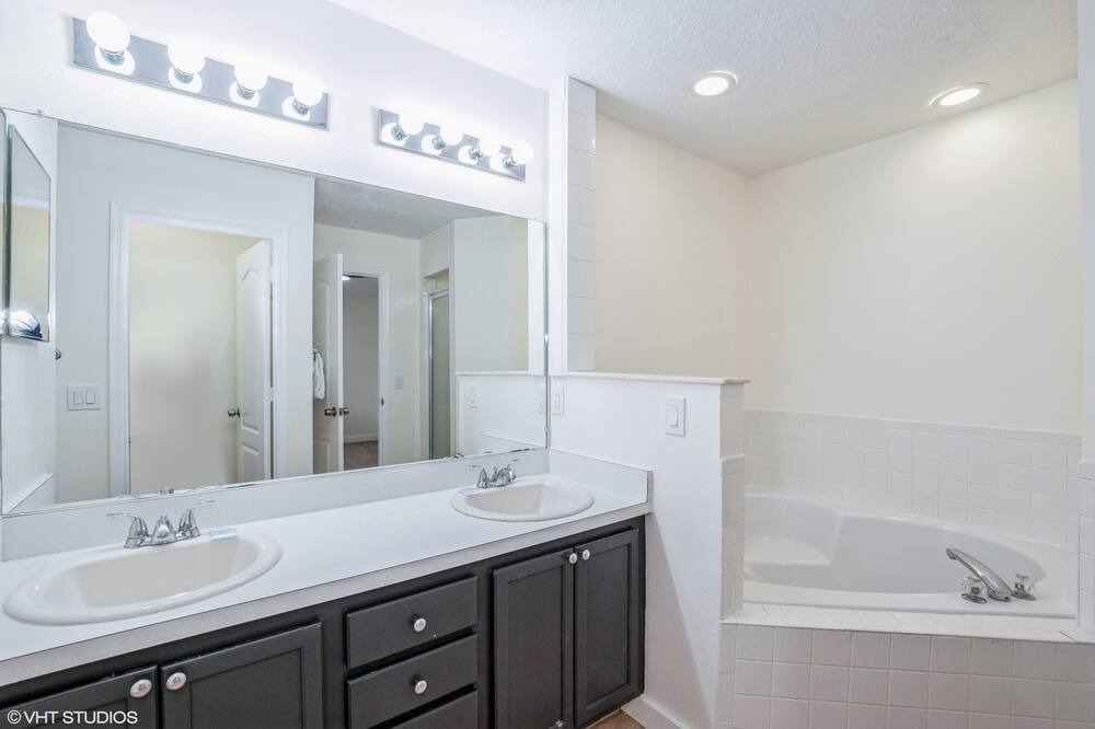 Photo of Bathroom in Lindfields