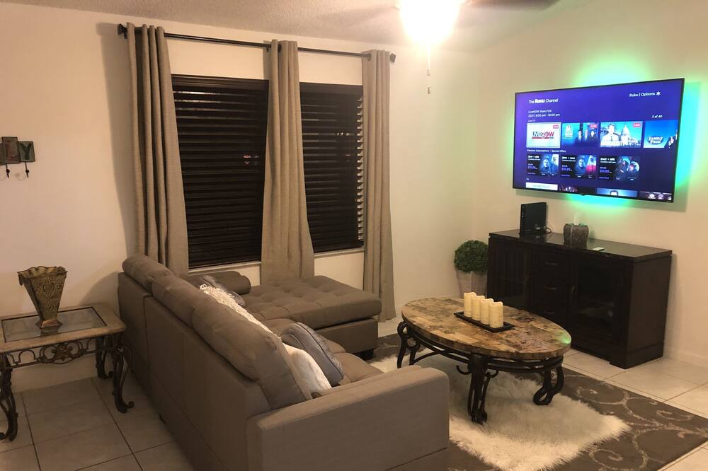 Photo of Livingroom in Port Saint Lucie