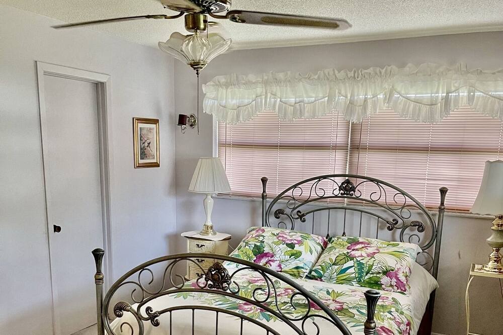 Photo of Bedroom in Springs at Kings Bay
