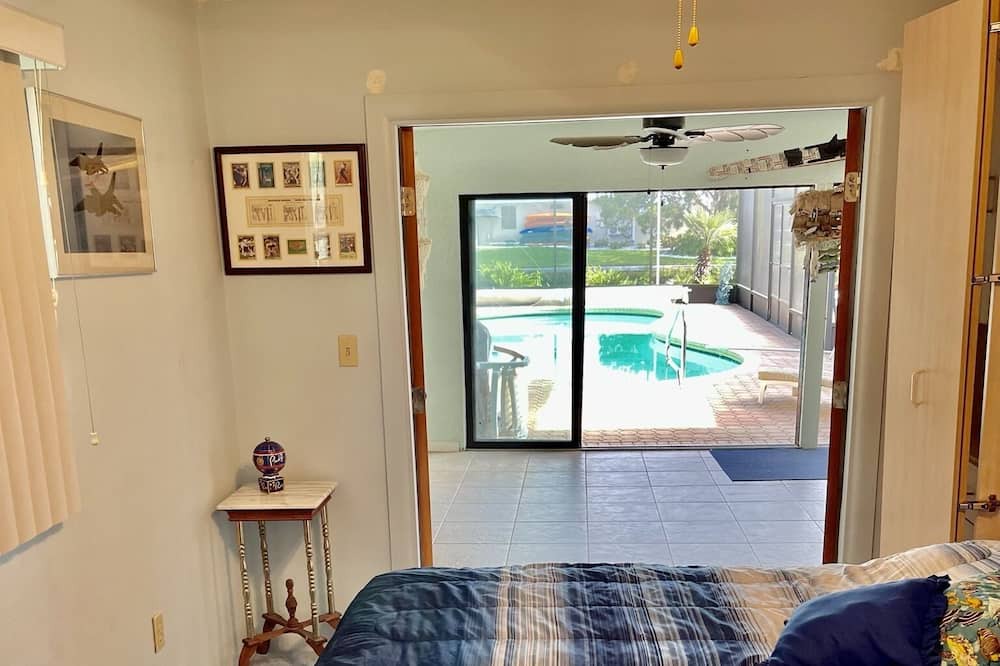 Photo of Bedroom in Springs at Kings Bay