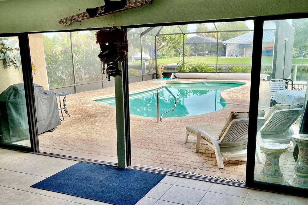 Photo of Bedroom in Springs at Kings Bay