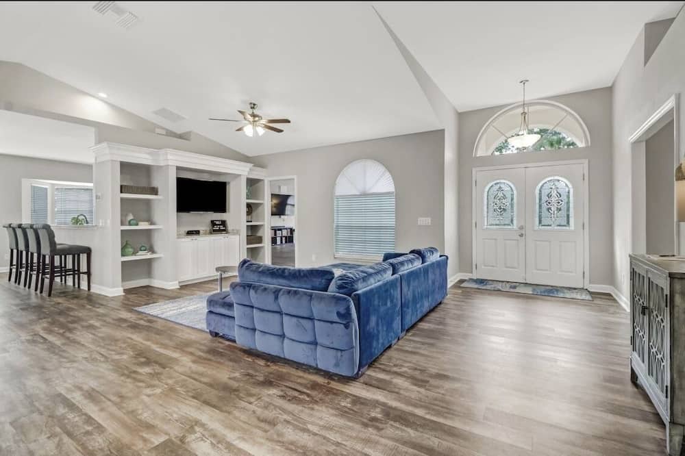 Photo of Livingroom in Rural Estates