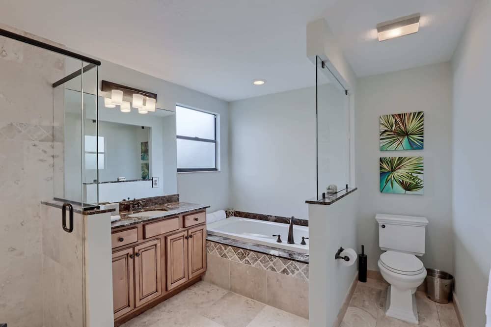 Photo of Bathroom in Juno Beach