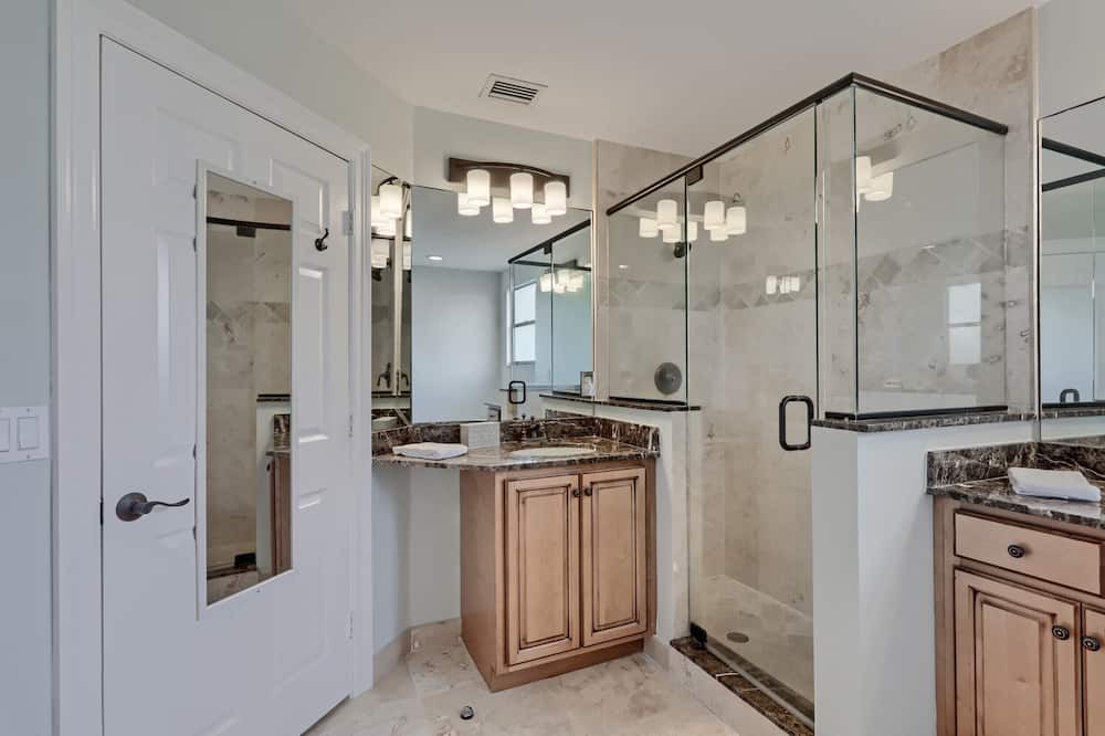 Photo of Bathroom in Juno Beach