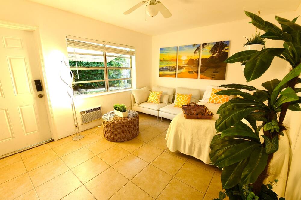 Photo of Bedroom in Poinciana Park
