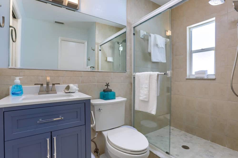Photo of Bathroom in Anona
