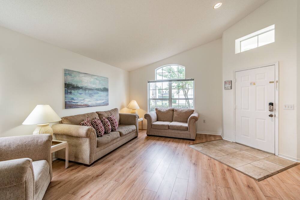 Photo of Bedroom in Lake Berkley