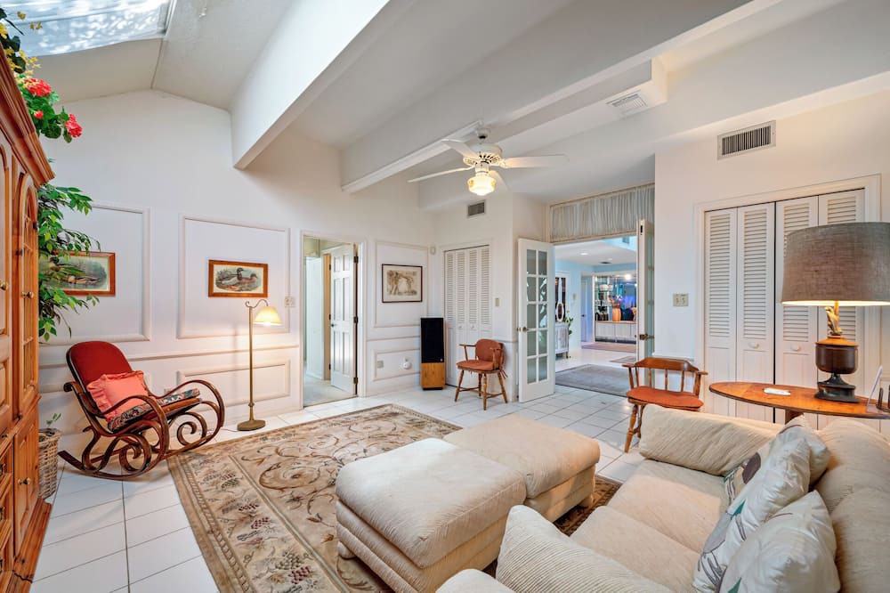 Photo of Bedroom in Redington Beach