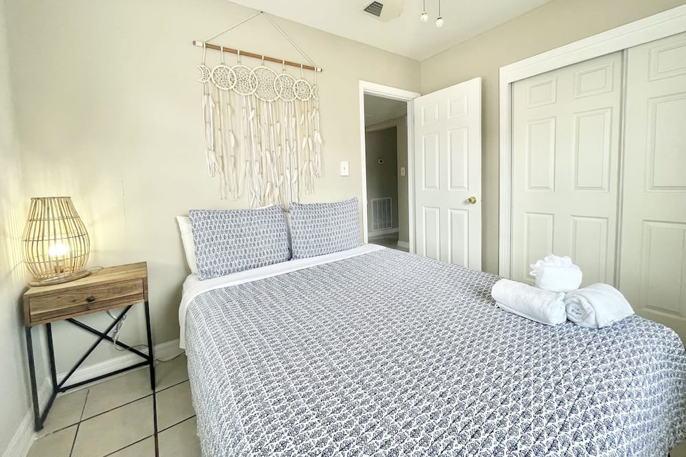 Photo of Bedroom in Oakford Park