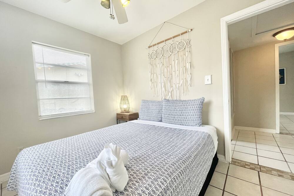 Photo of Bedroom in Oakford Park