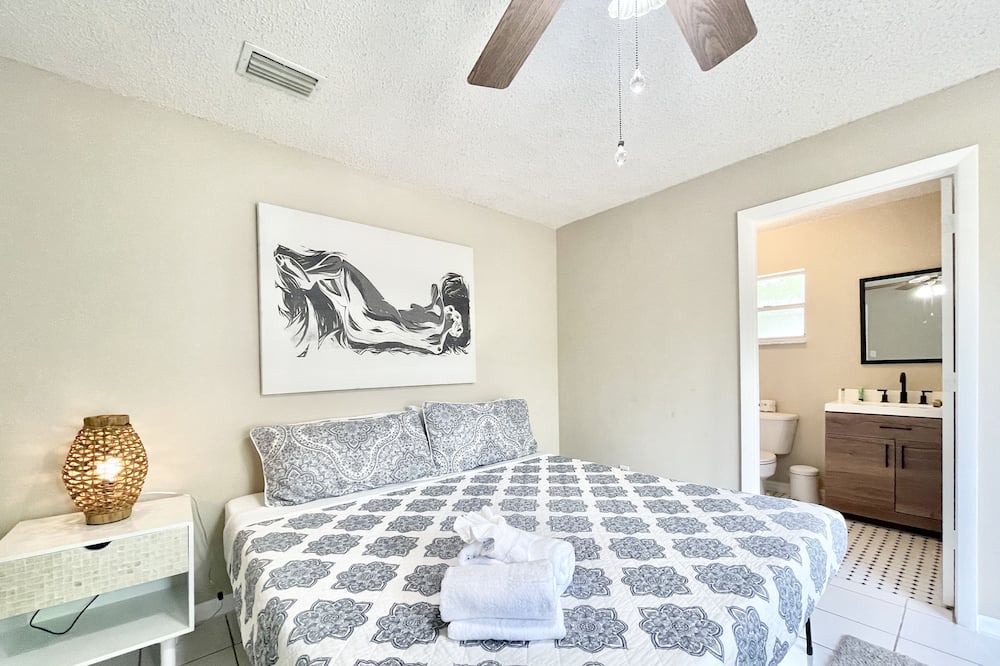Photo of Bedroom in Oakford Park