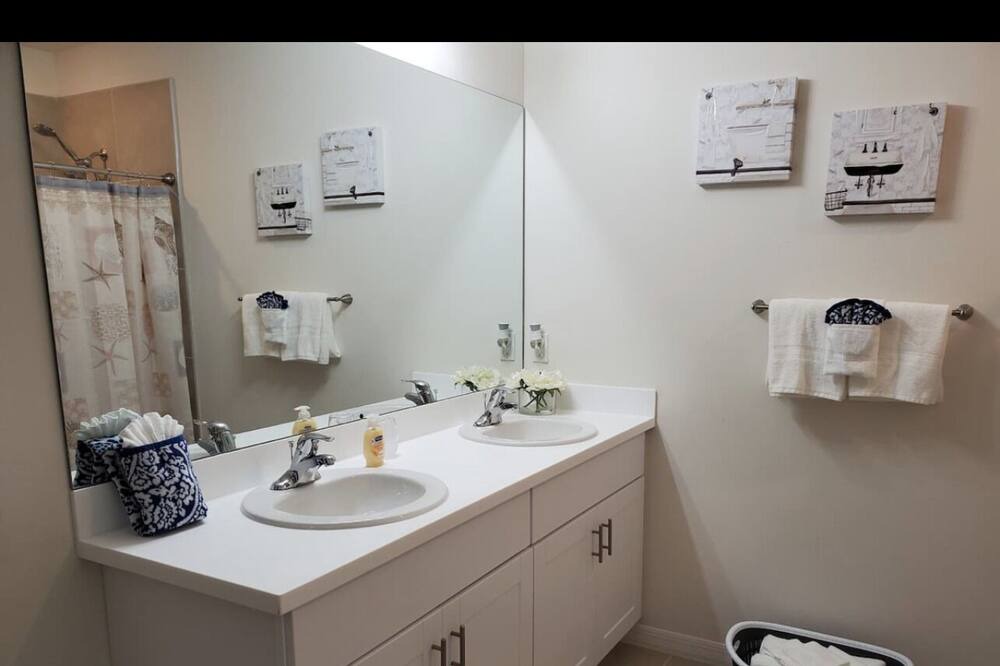 Photo of Bedroom in Mariner