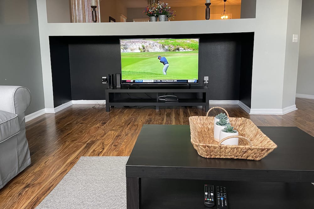 Photo of Livingroom in West Stonebridge