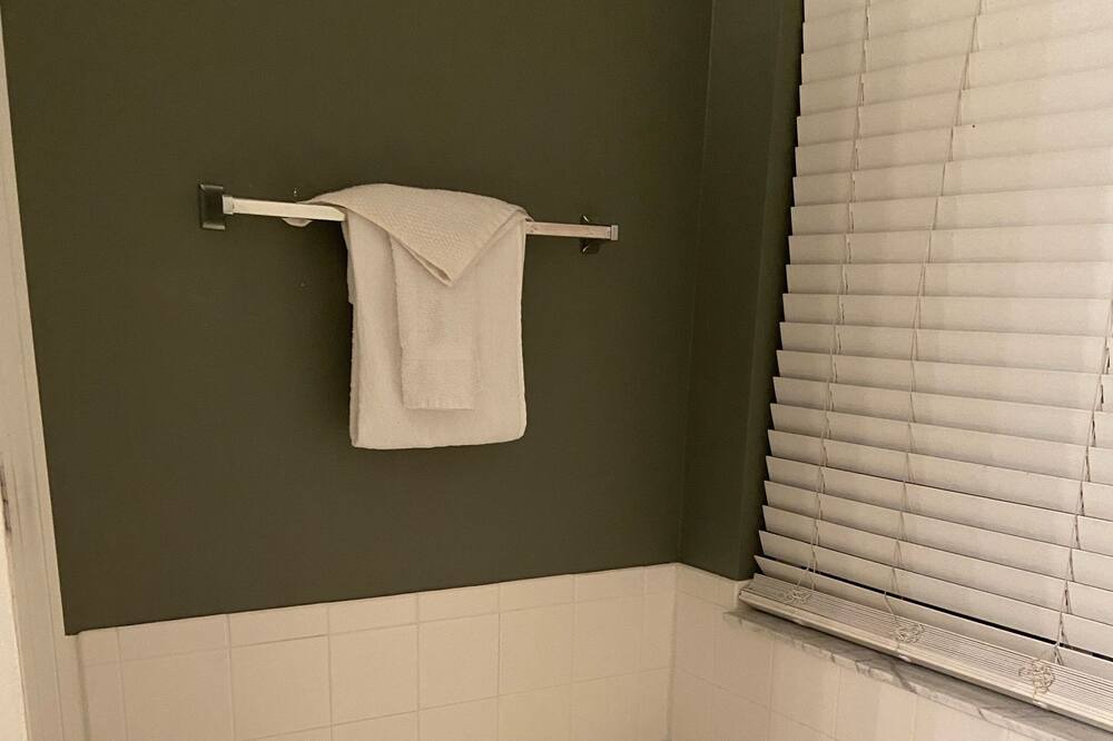 Photo of Bathroom in West Stonebridge